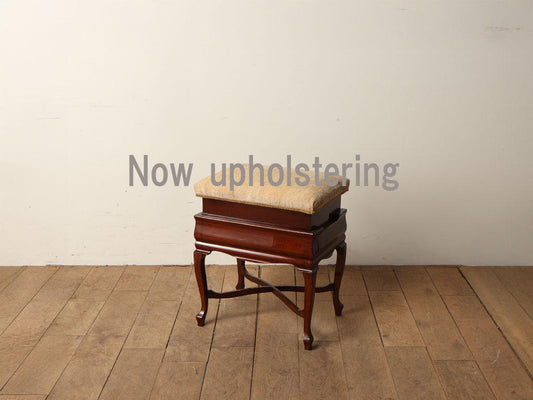 ピアノスツール