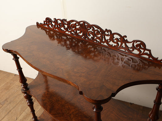 ヴィクトリアンディスプレイシェルフ