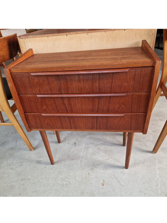 スモールチェスト