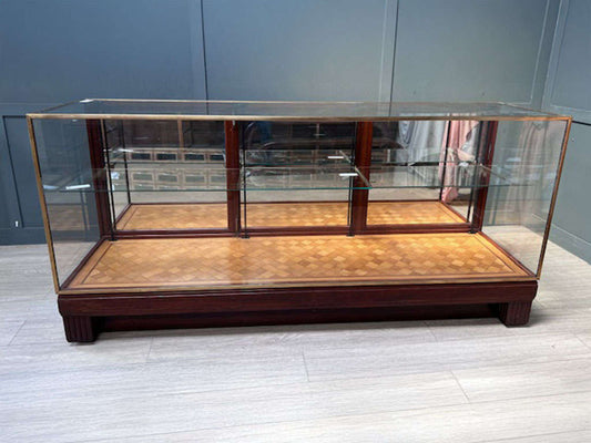 POLLARDS ショップカウンター