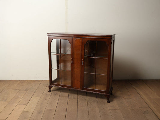 チャイナキャビネット