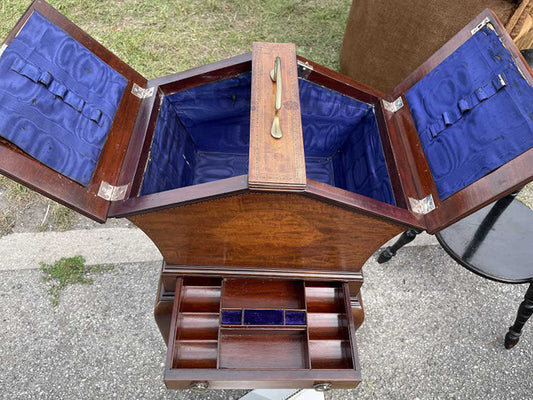 エドウォーディアンソーイングキャビネット