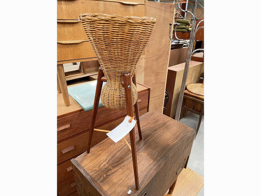 プラントスタンド