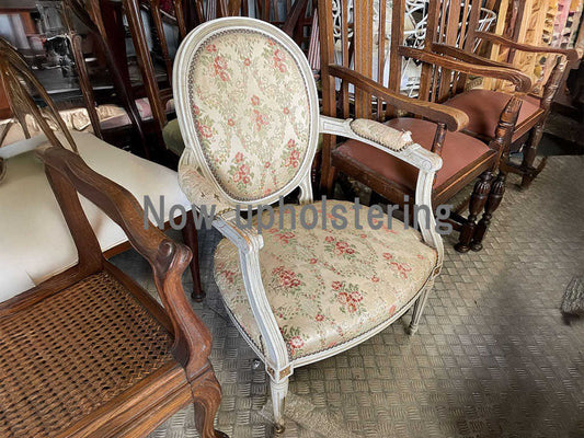 フレンチアームチェア