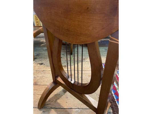 フレンチアコーディオンテーブル