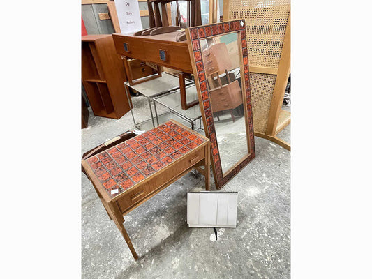 タイルトップチェストwith ウォールミラー