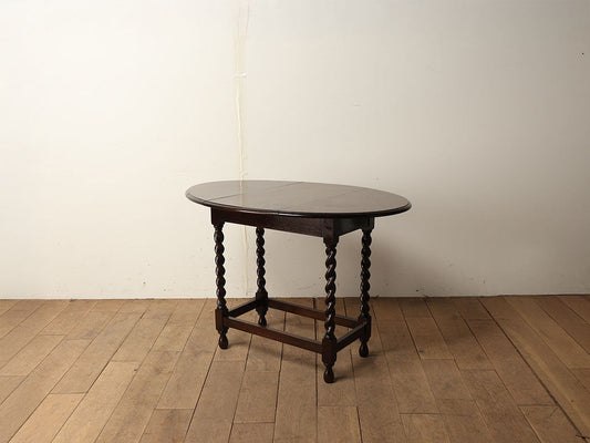 フリップアップテーブル