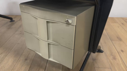 OLIVETTI デスク