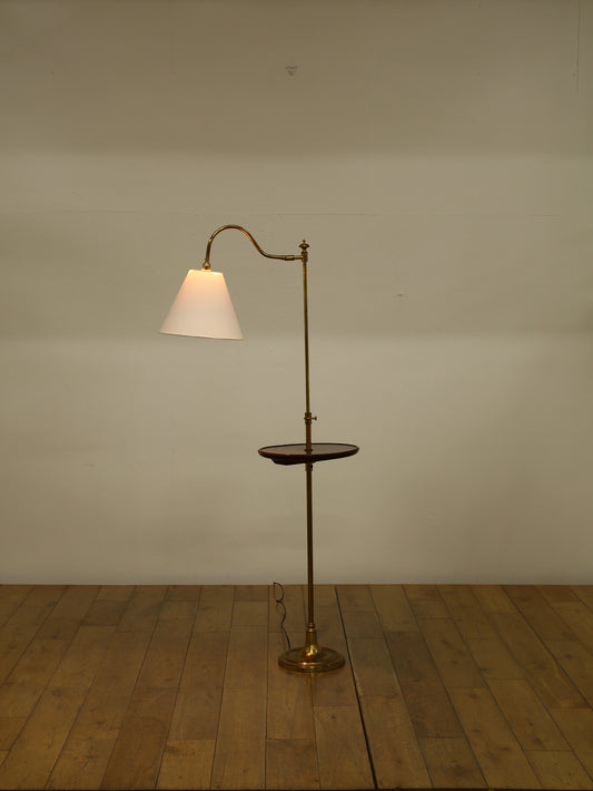 フロアランプwithテーブル