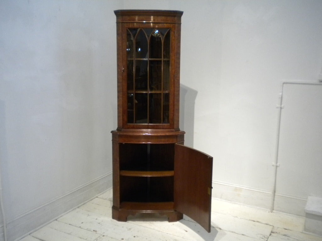 MAPLEコーナーキャビネット | ロイズ・アンティークス