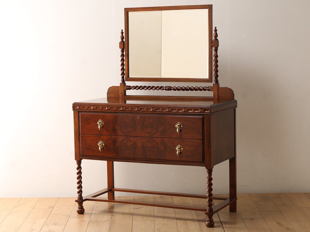 年代物！ドレッサー ドレッサー | ロイズ・アンティークス | ヨーロッパの