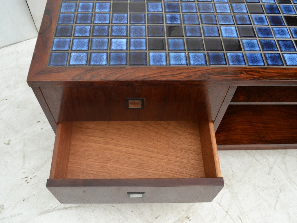 タイルトップチェスト | ロイズ・アンティークス | ヨーロッパの