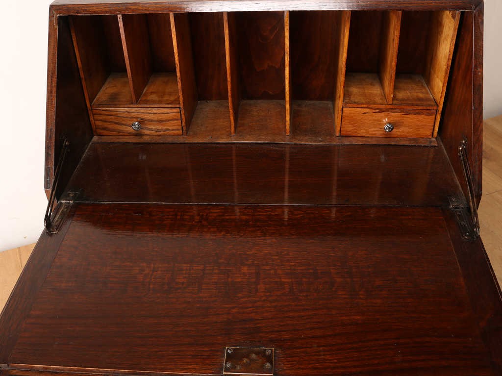 Lloyd’s Antiques ロイズアンティークス　ビューロー　ビンテージ ビューロー | ロイズ・アンティークス | ヨーロッパの