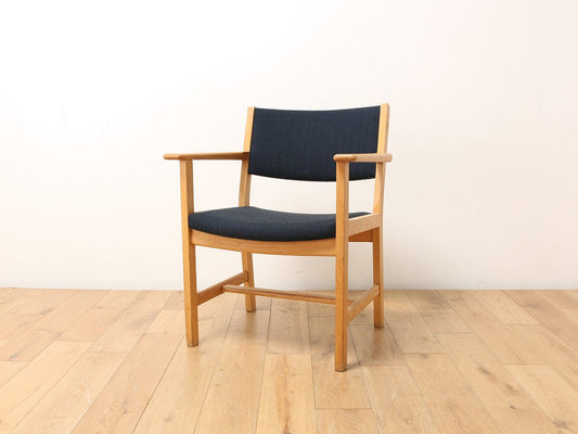 HANS J. WEGNERアームチェア
