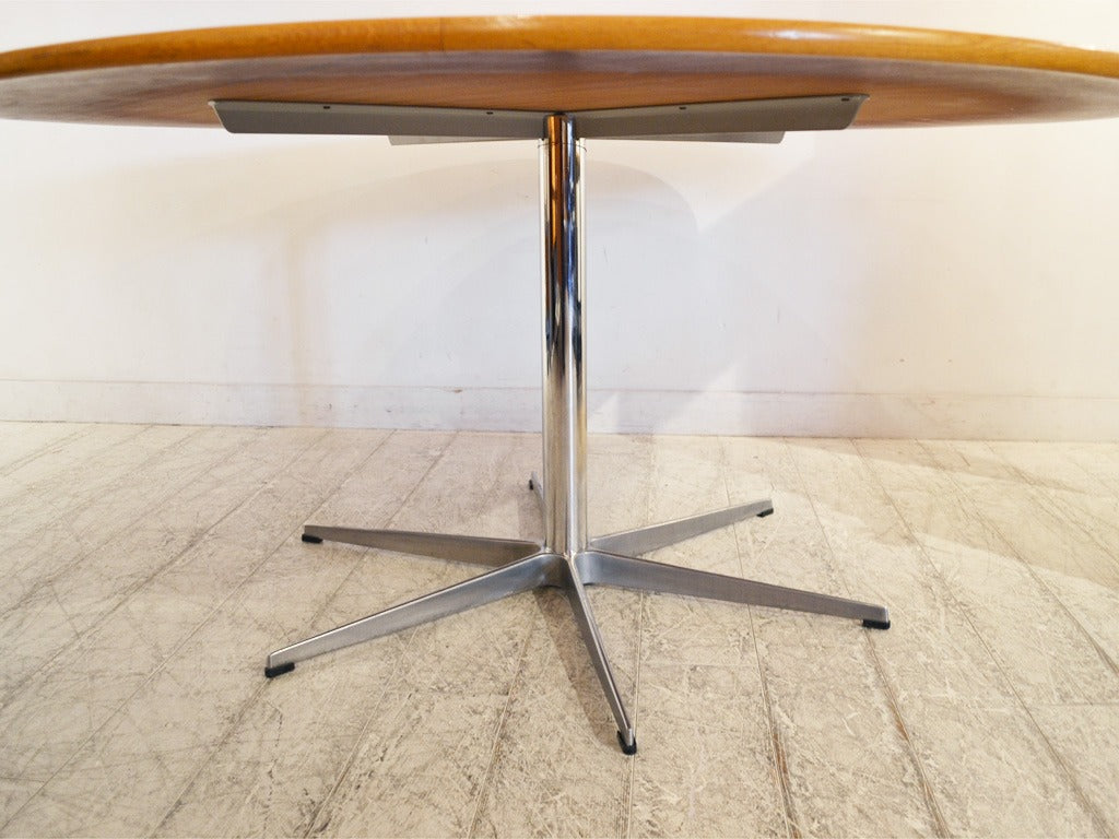 ARNE JACOBSEN サーキュラーテーブル | ロイズ・アンティークス