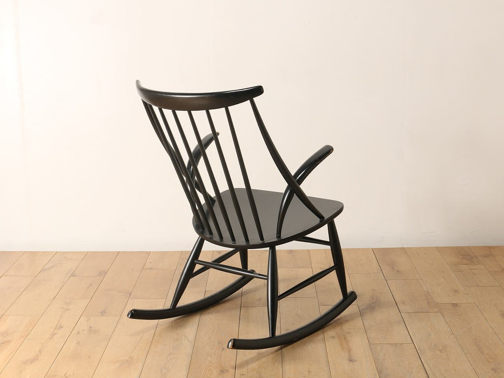 ILLUM WIKKELSOロッキングチェア | ロイズ・アンティークス