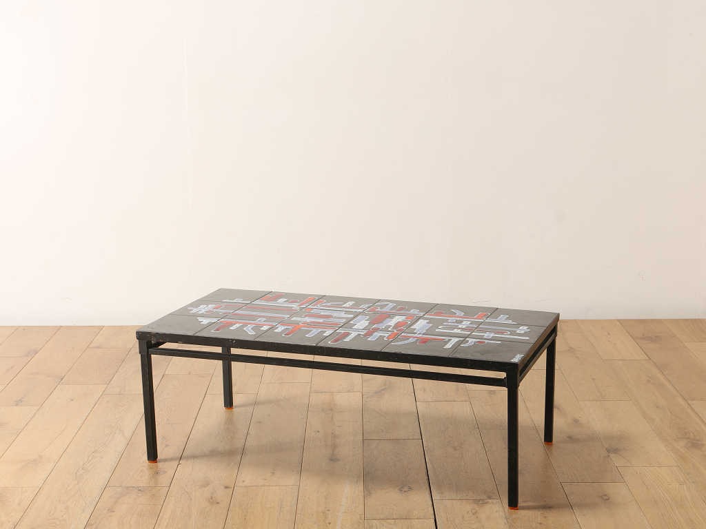 タイルトップコーヒーテーブル | ロイズ・アンティークス | ヨーロッパ