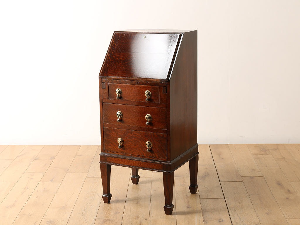 Lloyd’s Antiques ロイズアンティークス　ビューロー　ビンテージ ビューロー | ロイズ・アンティークス | ヨーロッパの