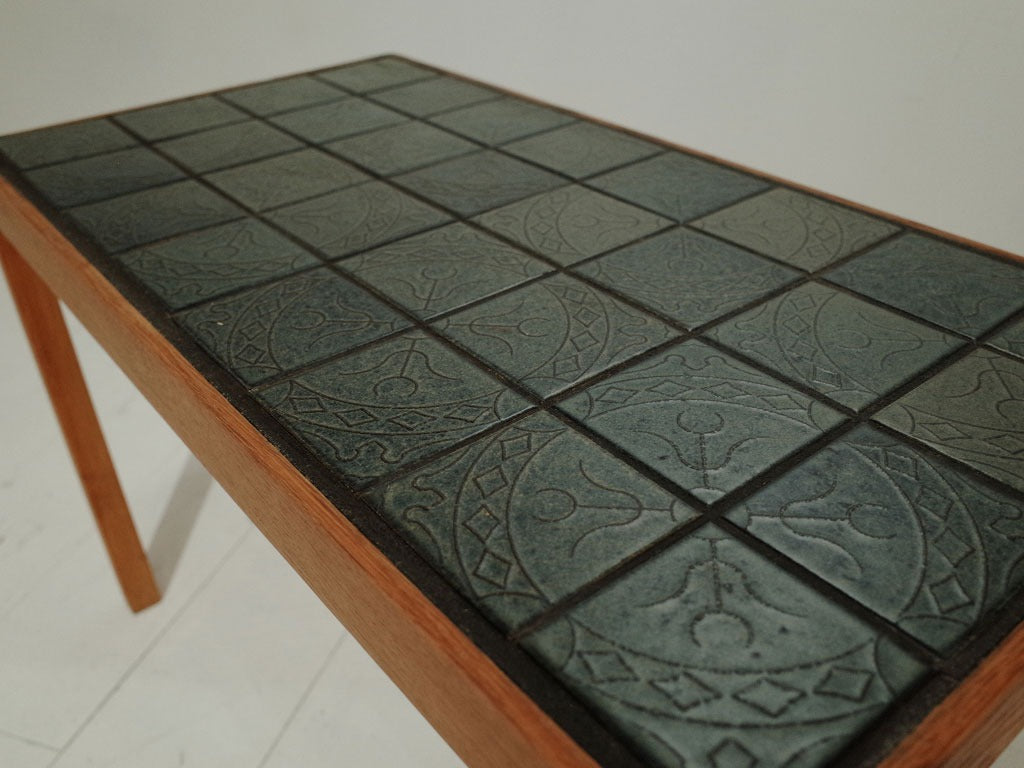 タイルトップコーヒーテーブル | ロイズ・アンティークス | ヨーロッパ