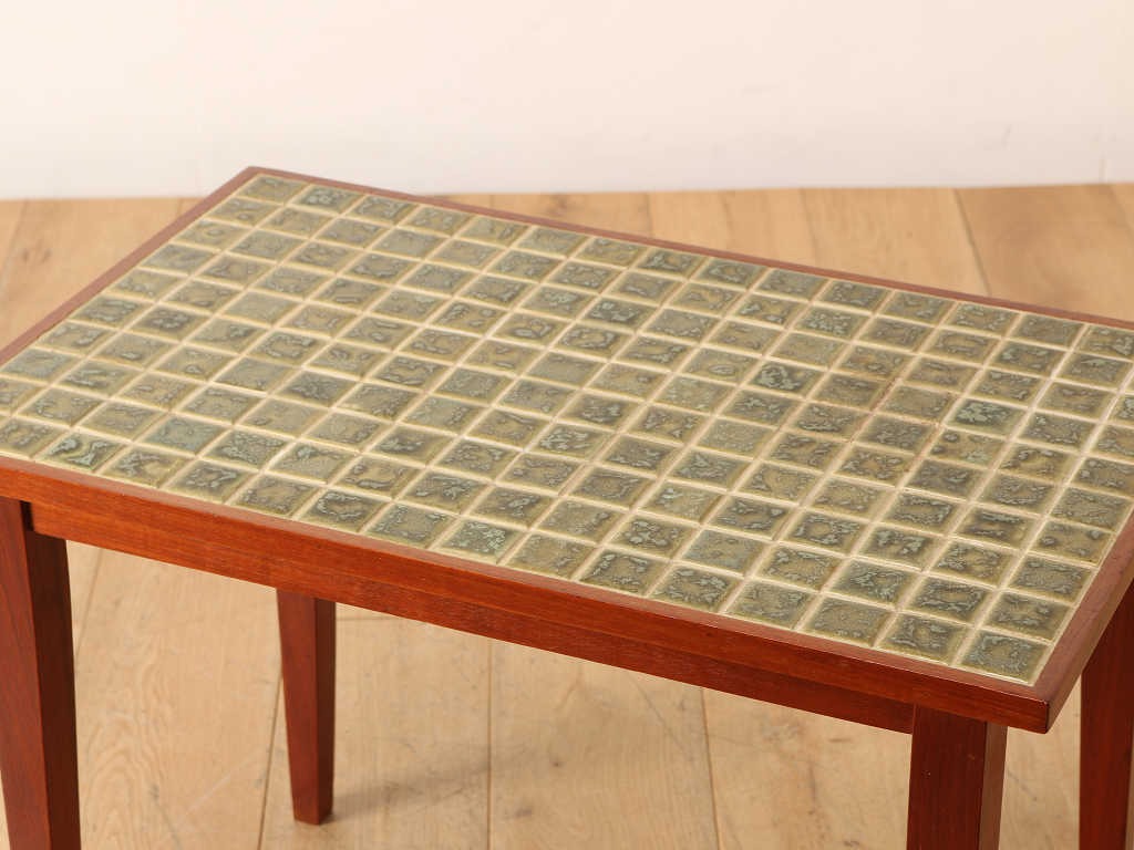 【ArTaro】ロイズアンティークスレザートップコーヒーテーブル Lloyd's Antiques Real Antique Mosaic Top Coffee Table