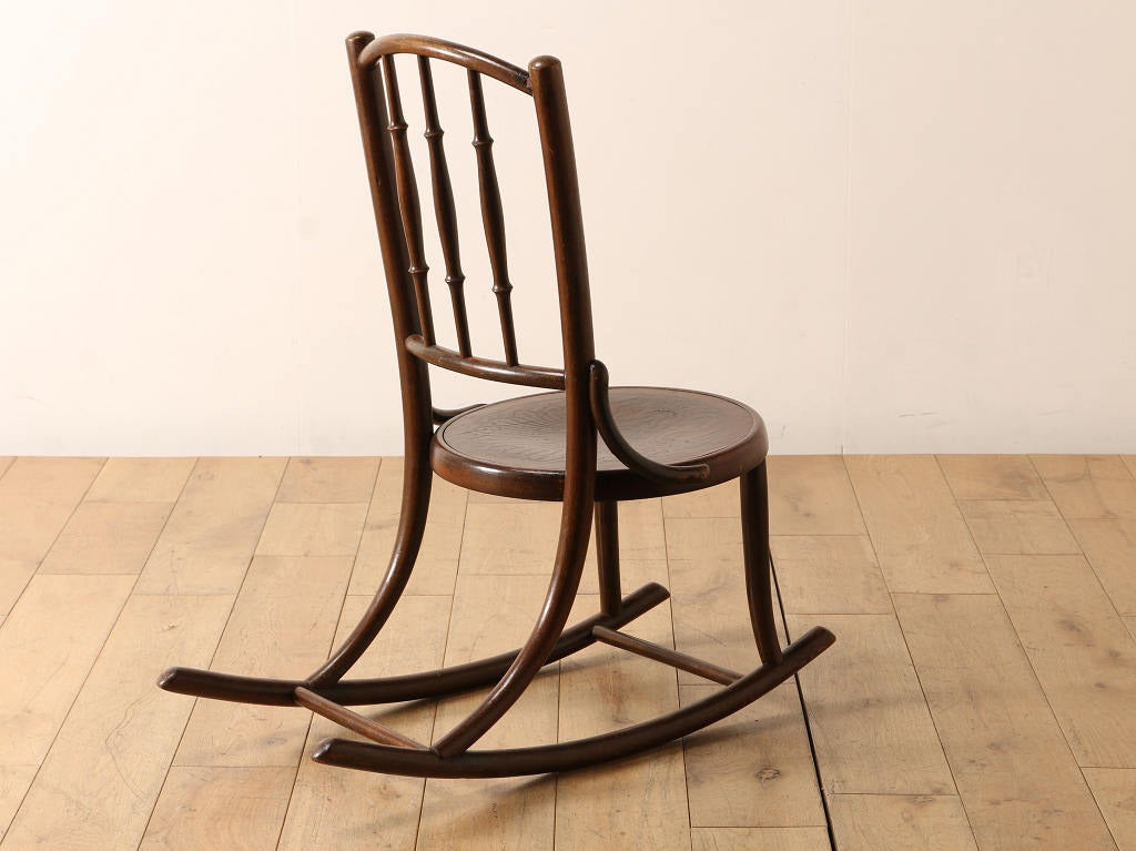 FISCHELベントウッドロッキングチェア | ロイズ・アンティークス