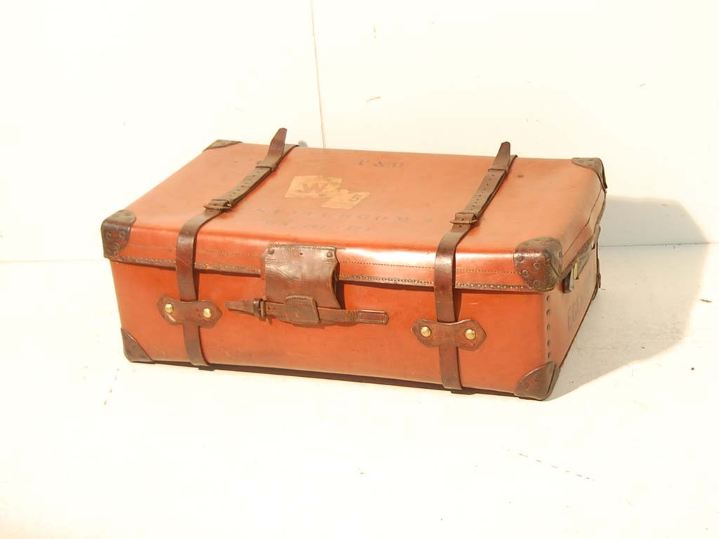 y【ビンテージトランク】ROSE ブラスハードウェア付きトランク y【ビンテージトランク】ROSE ブラスハードウェア付きトランク