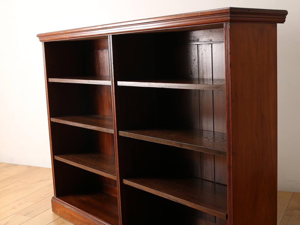 ブックシェルフ | ロイズ・アンティークス | ヨーロッパのアンティーク