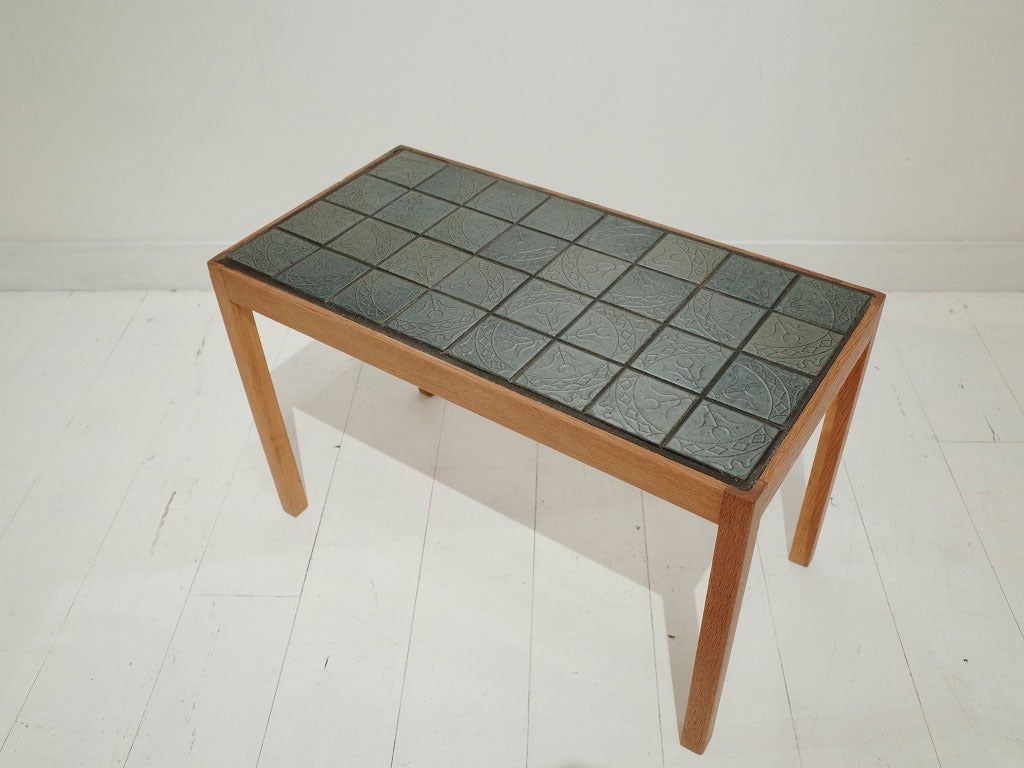 タイルトップコーヒーテーブル | ロイズ・アンティークス | ヨーロッパ