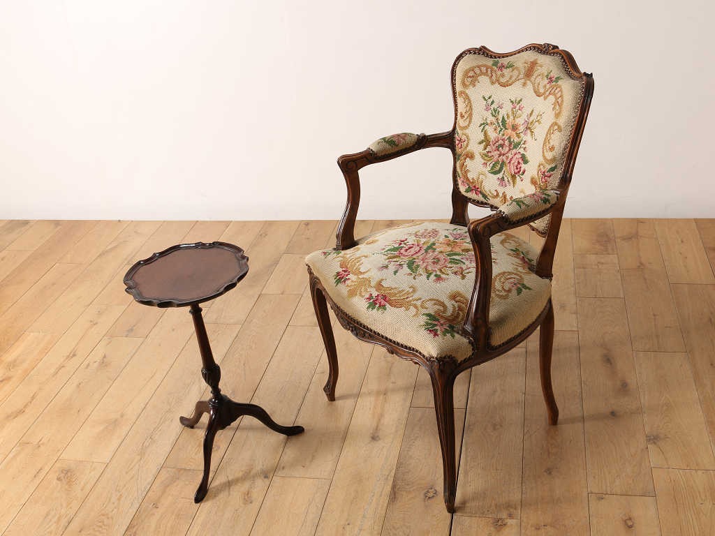 ワインテーブル | ロイズ・アンティークス | ヨーロッパのアンティーク