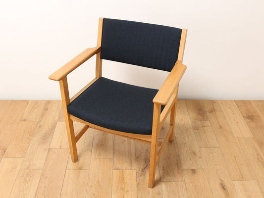 HANS J. WEGNERアームチェア