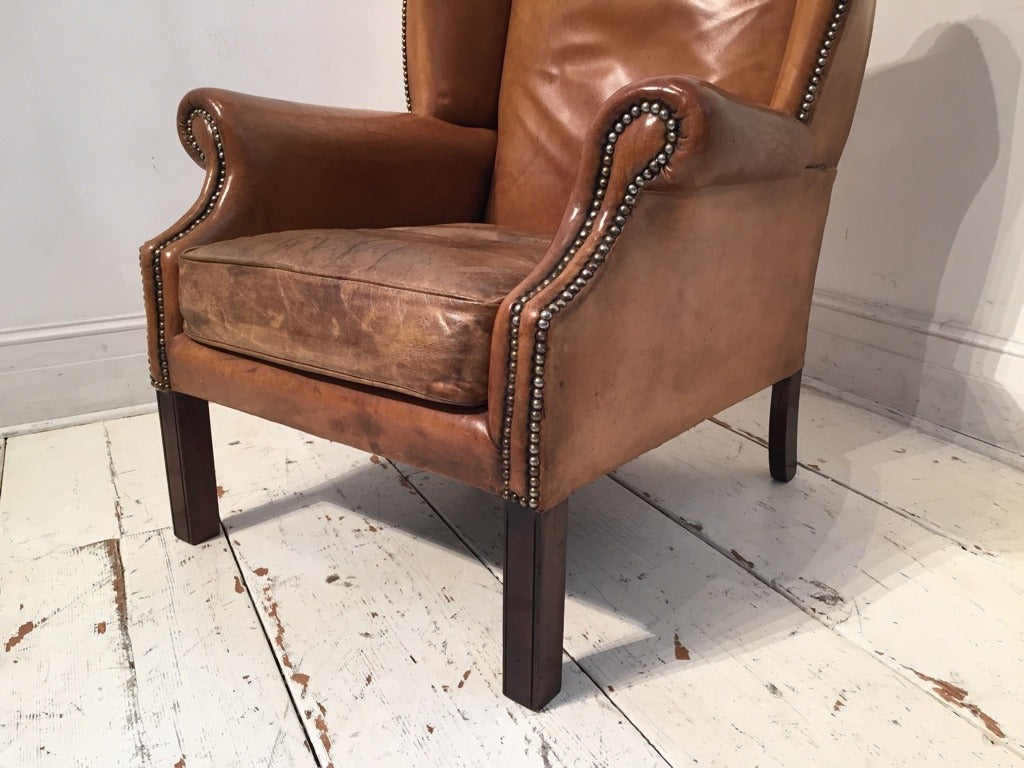 レザーウィングチェア | ロイズ・アンティークス | ヨーロッパの