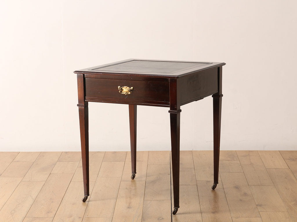 チェステーブル | ロイズ・アンティークス | ヨーロッパのアンティーク