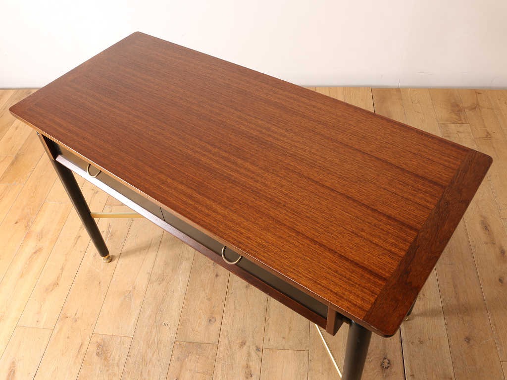 G-PLANサイドテーブル | ロイズ・アンティークス | ヨーロッパの