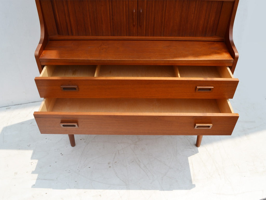 ブックシェルフ | ロイズ・アンティークス | ヨーロッパの