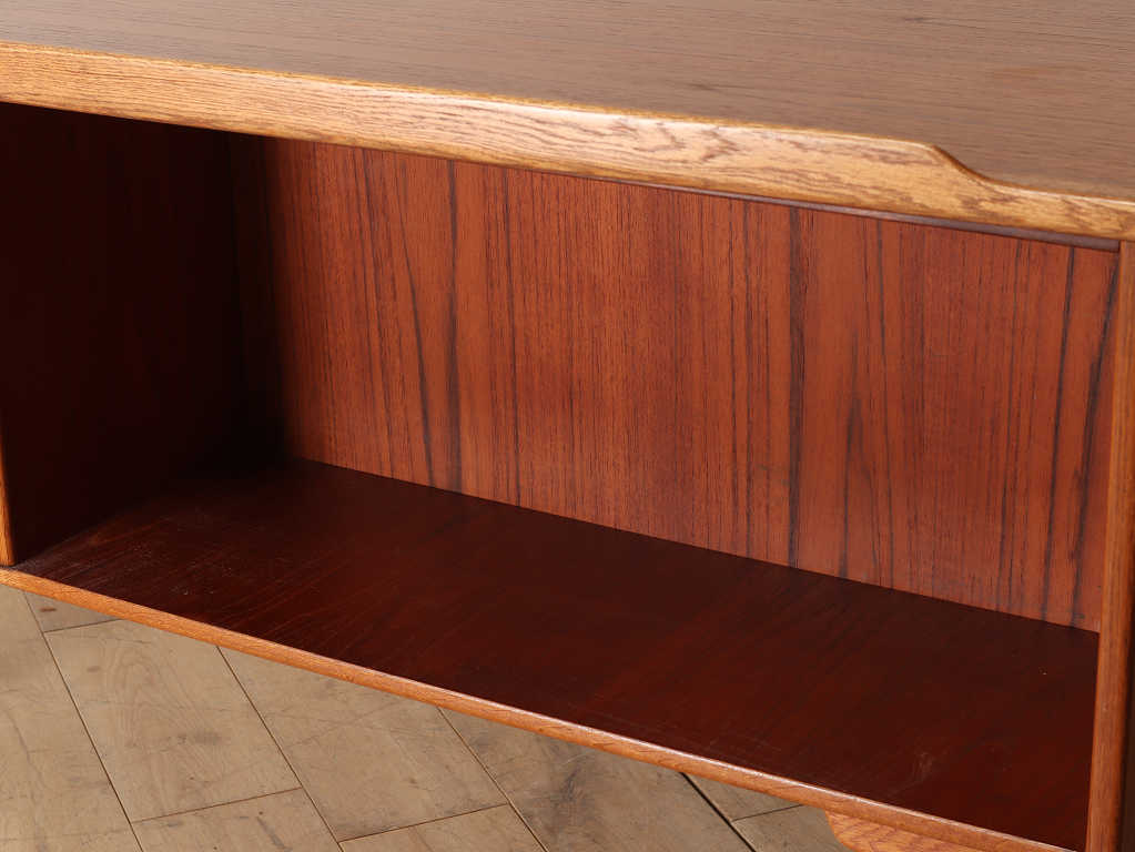 GORAN STRANDデスク | ロイズ・アンティークス | ヨーロッパの