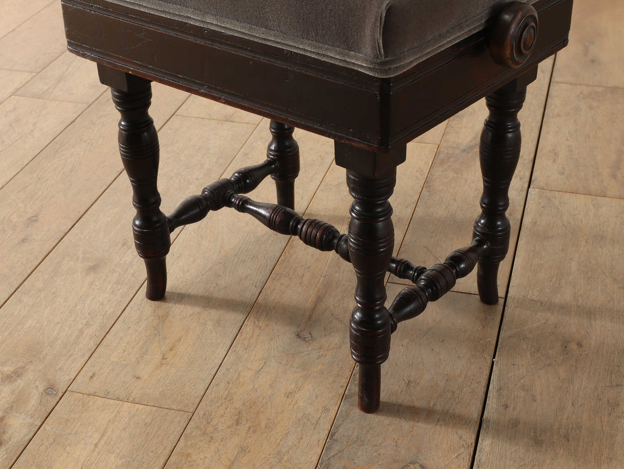 ピアノスツール | ロイズ・アンティークス | ヨーロッパのアンティーク