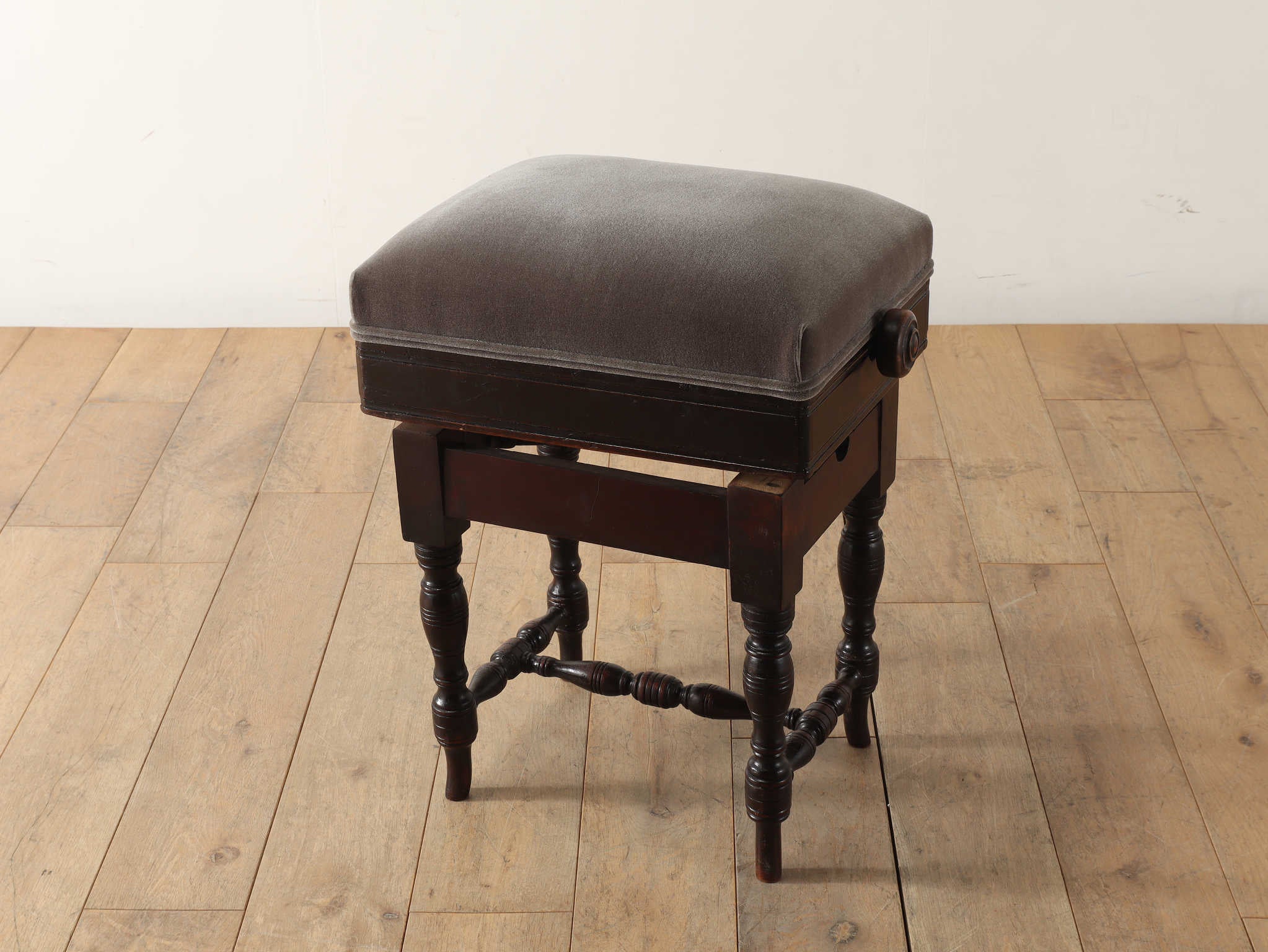 ピアノスツール | ロイズ・アンティークス | ヨーロッパの