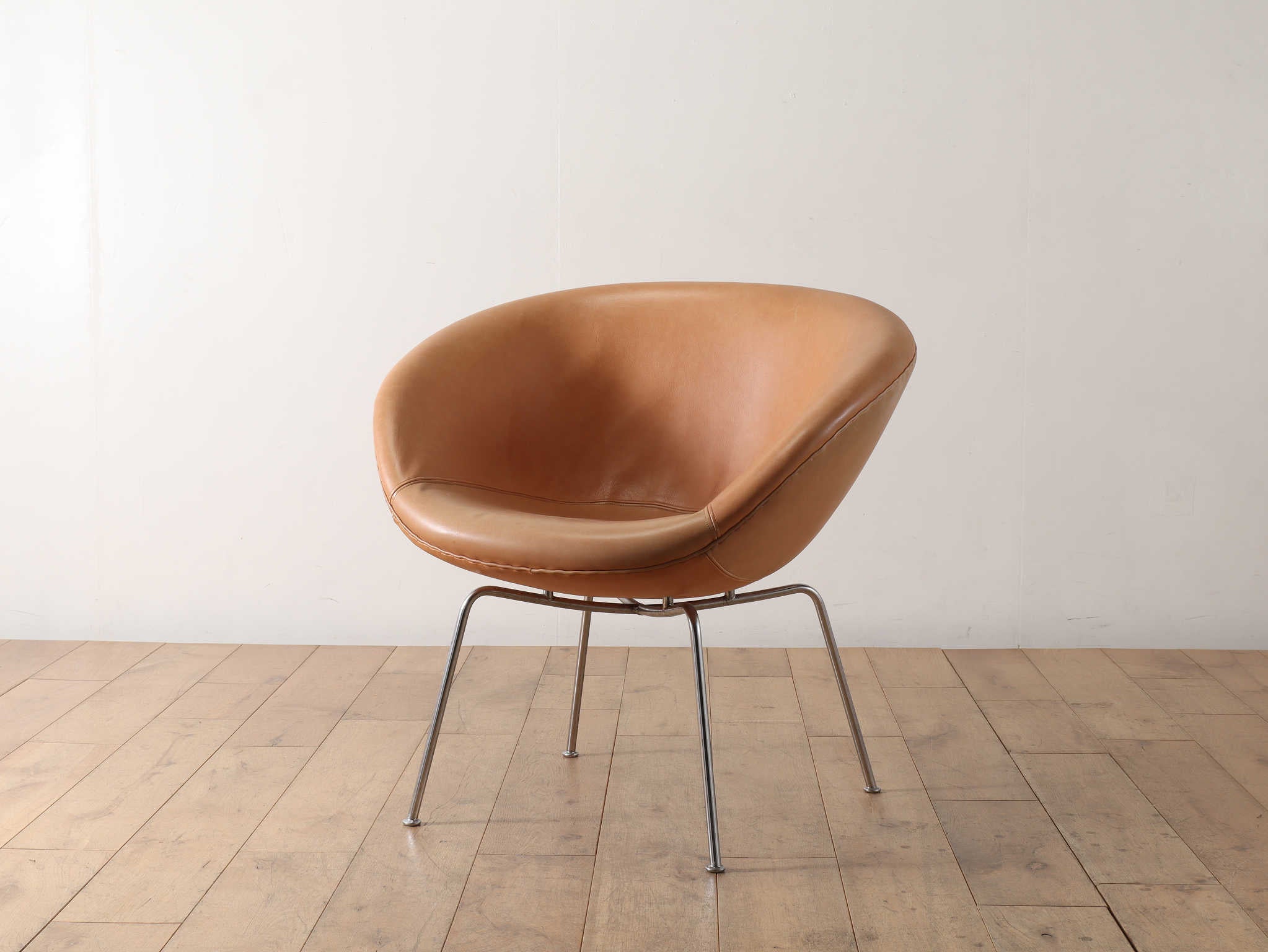ARNE JACOBSEN ポットチェア IR008903 | ロイズ・アンティークス ARNE JACOBSEN ポットチェア IR008903 | ロイズ・アンティークス