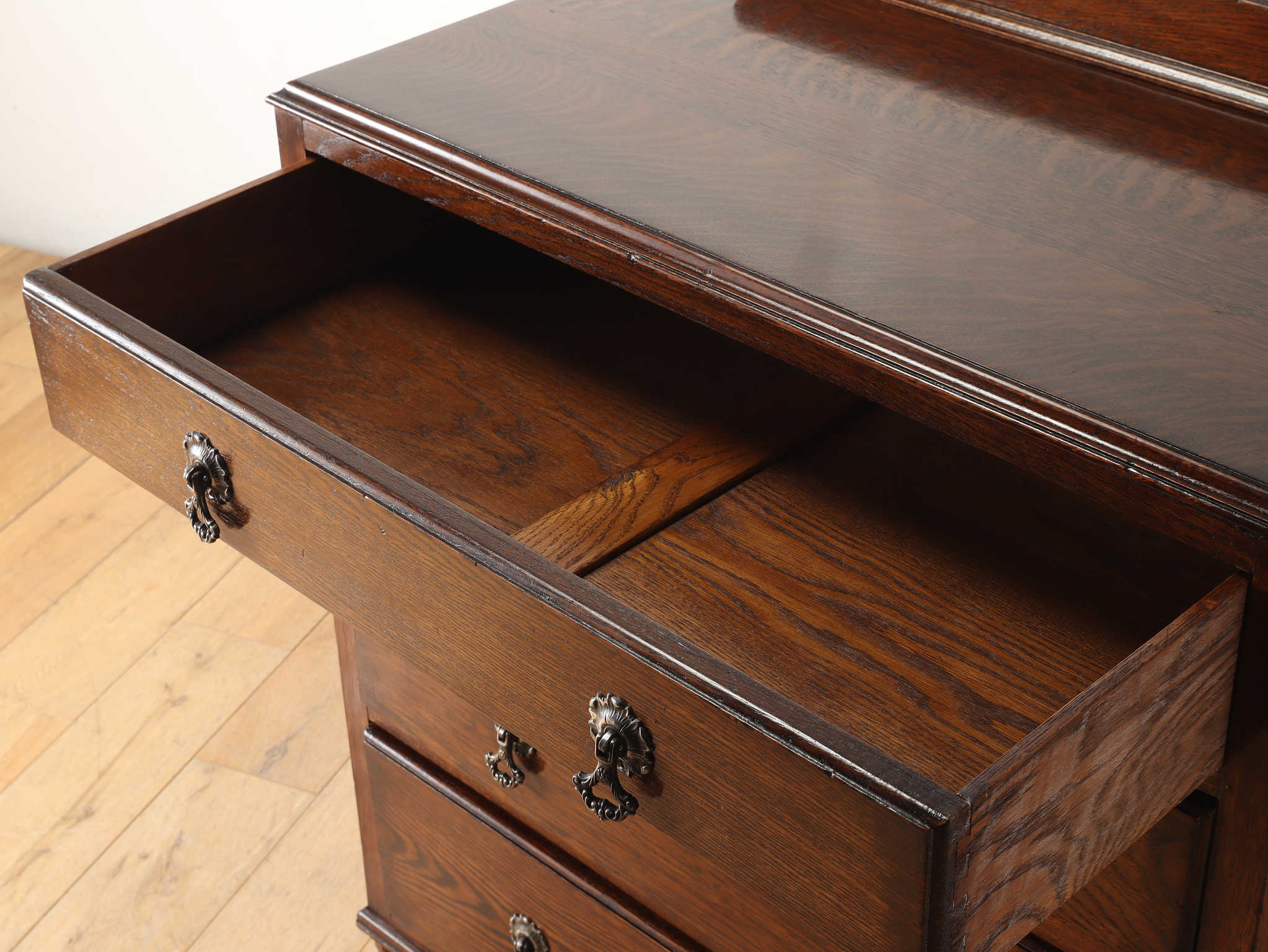 チェスト | ロイズ・アンティークス | ヨーロッパのアンティーク