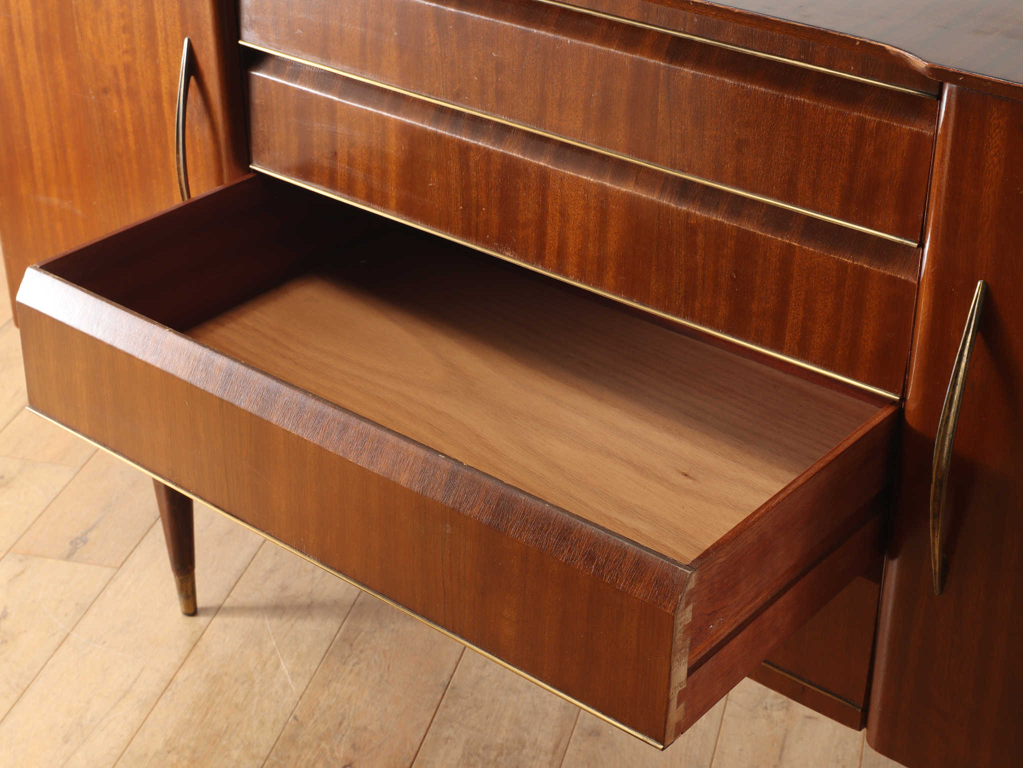 omomogeさま専用　ロイズアンティークス　イタリアンサイドボード【希少品】 Lloyd's Antiques Real Antique Italian Sideboard / ロイズ