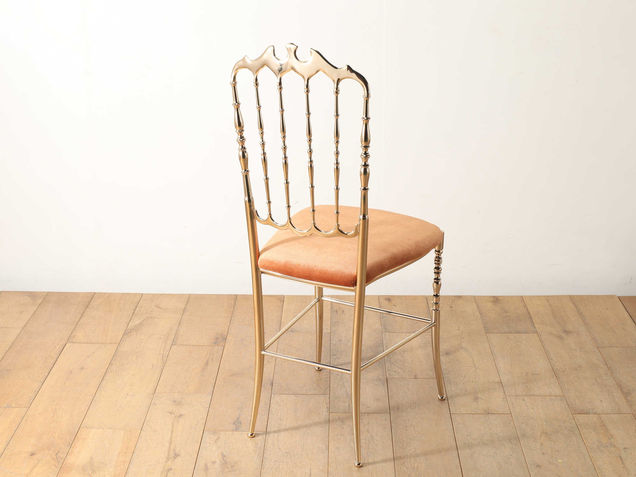 キアヴァリチェア ゴールド | ロイズ・アンティークス | ヨーロッパの