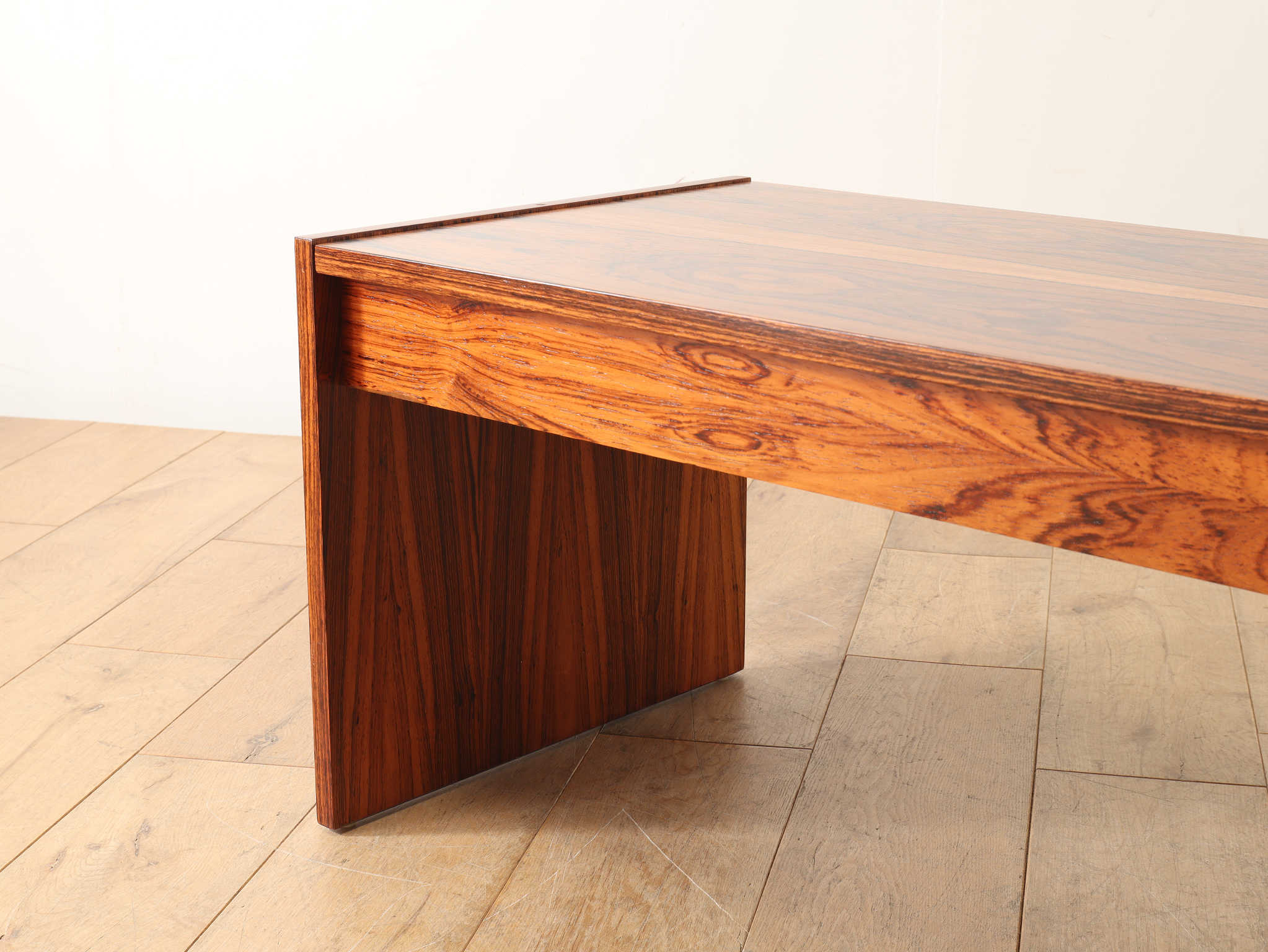 Lloyd's Antiques ローテーブル（ウォールナット） 5G18 Lloyd's Antiques ロイズ・アンティークス ウォルナット