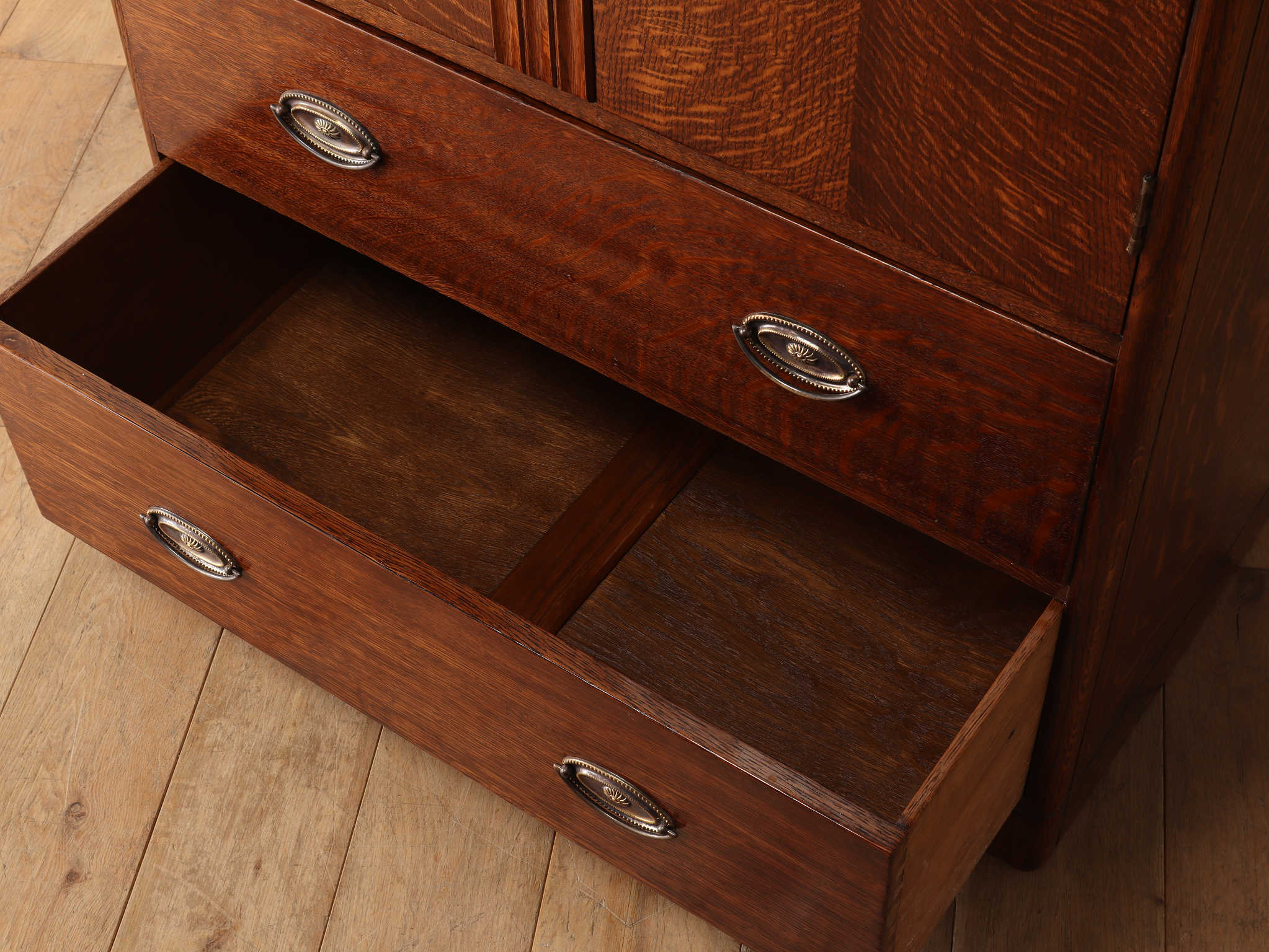 イギリス　ロイズアンティークス　トールボーイ ブラウン木製チェスト イギリス ロイズアンティークス トールボーイ ブラウン木製チェスト