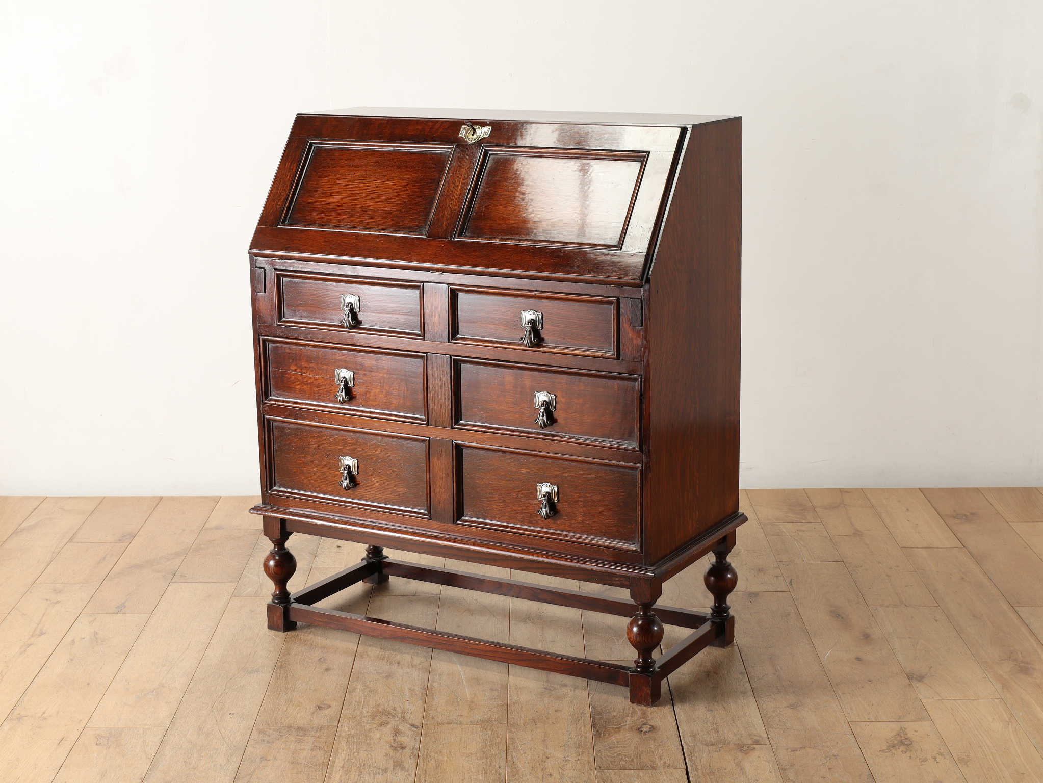 Lloyd’s Antiques ロイズアンティークス　ビューロー　ビンテージ ビューロー | ロイズ・アンティークス | ヨーロッパのアンティーク