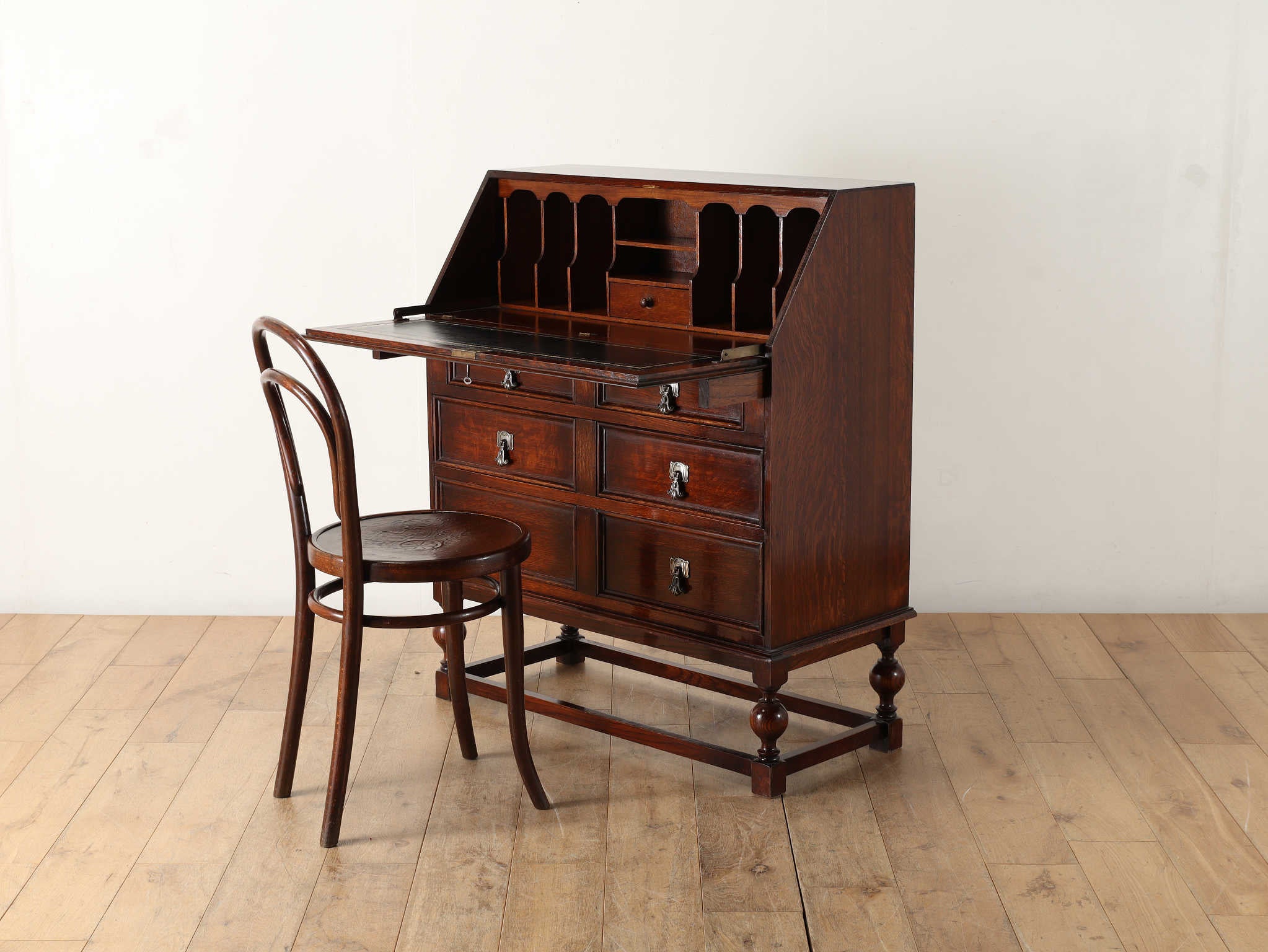 ビューロー | ロイズ・アンティークス | ヨーロッパのアンティーク