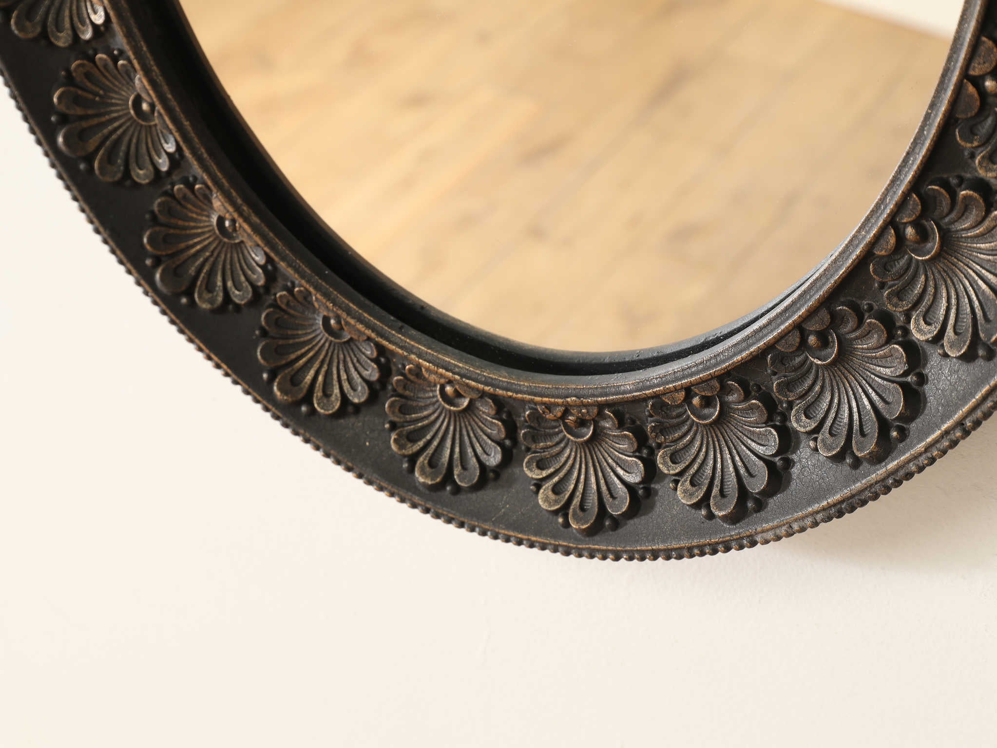 Lloyd's Antiques オーバル ウォールミラー