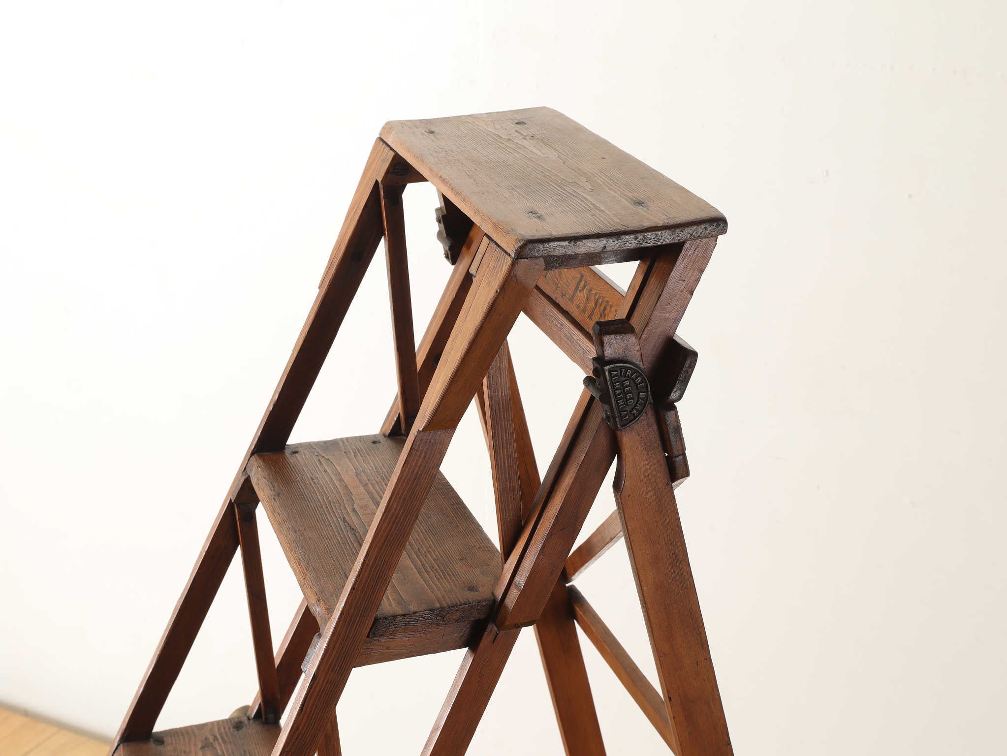 THE HATHERLEY ステップラダー | ロイズ・アンティークス | ヨーロッパ