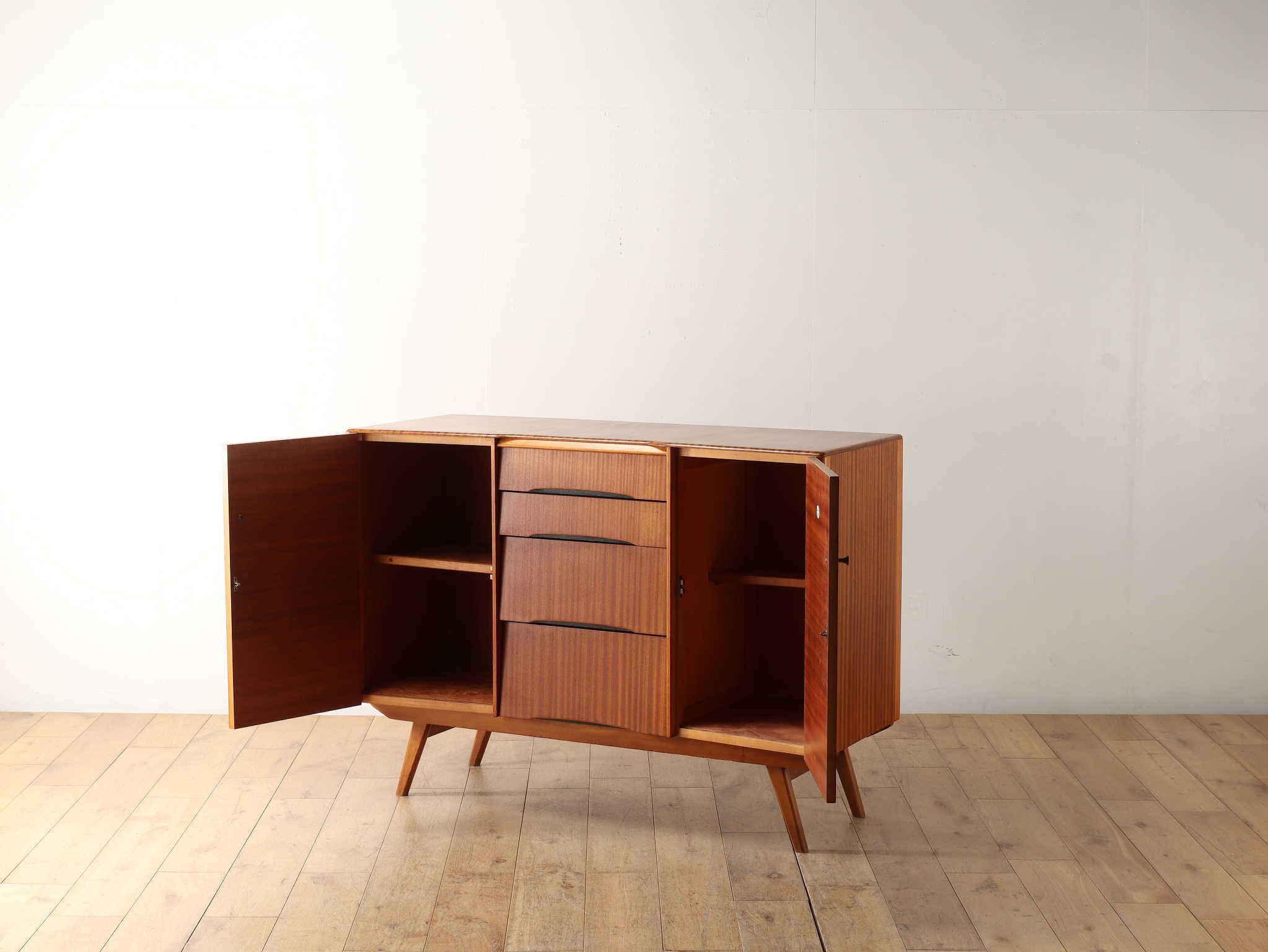 イギリス ビンテージ 家具 Avalon Yatton ブックケース 6767d AVALON YATTON サイドボード | ロイズ・アンティークス