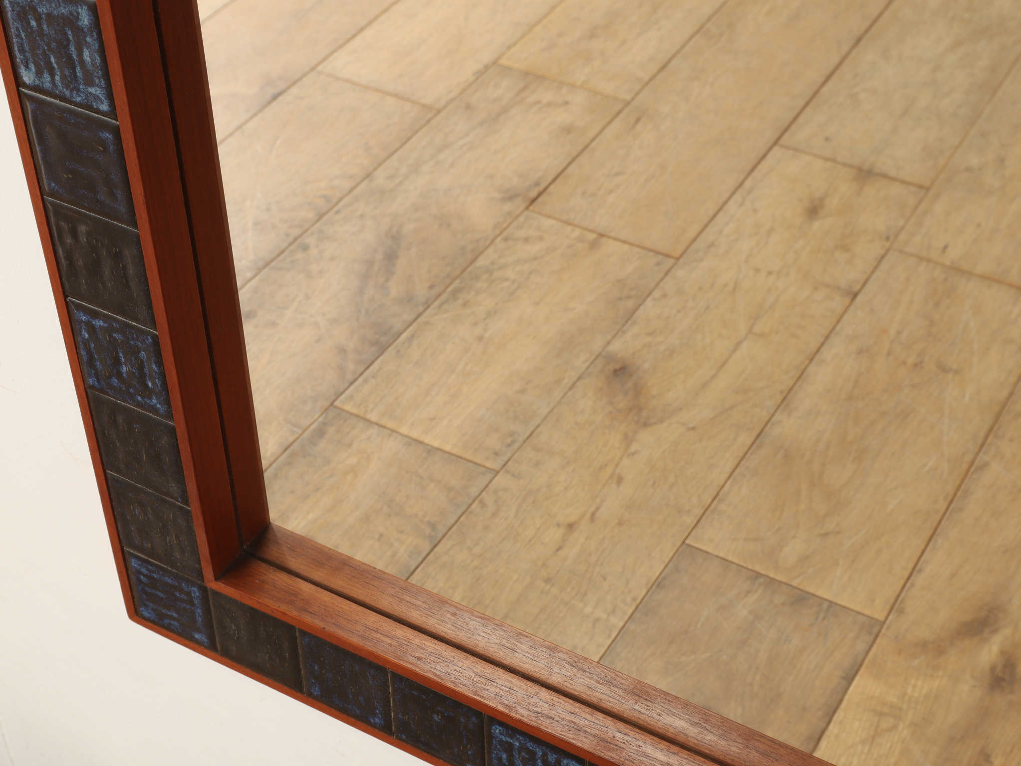 タイルドウォールミラー | ロイズ・アンティークス | ヨーロッパの