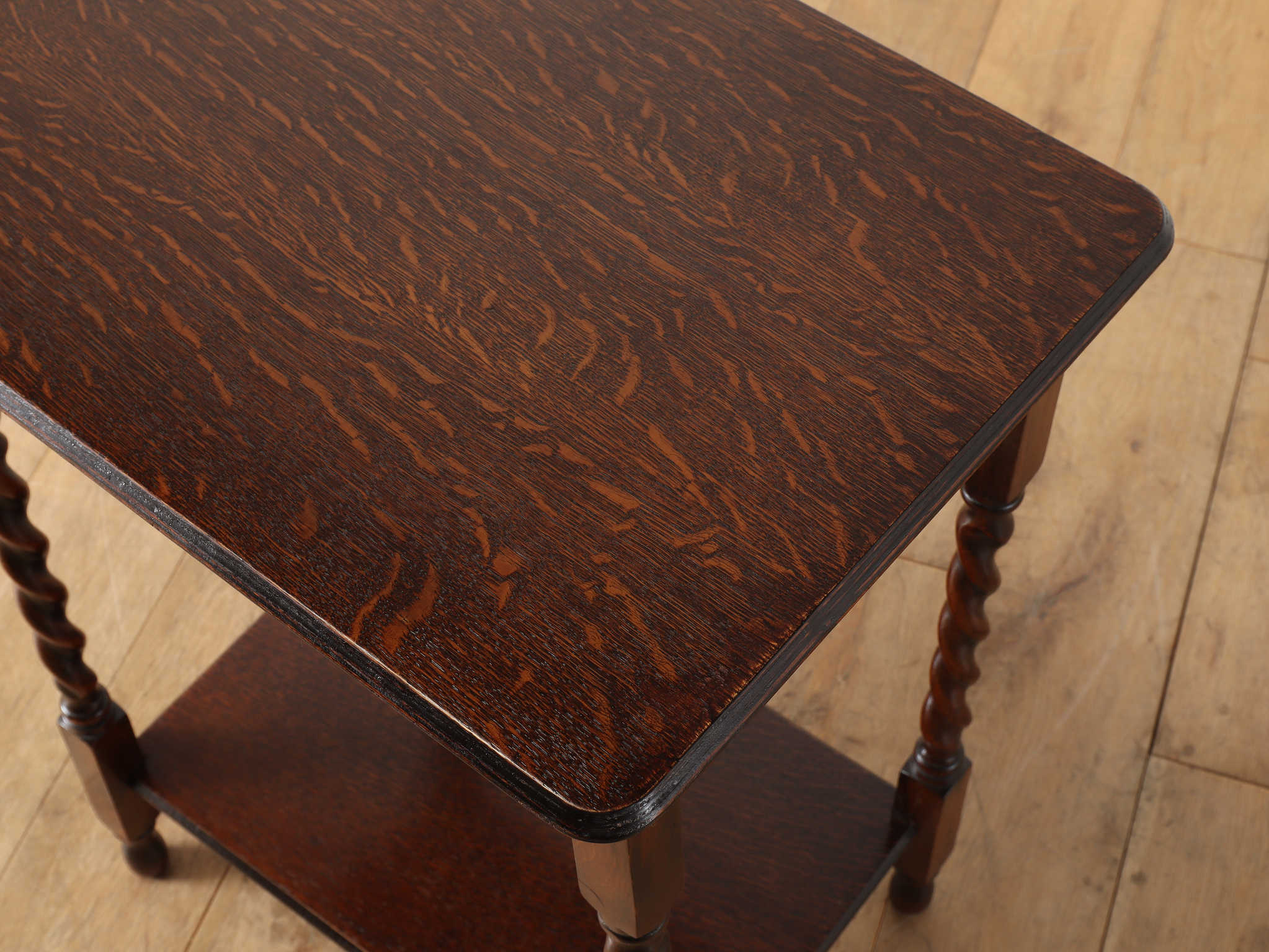 オケージョンテーブル | ロイズ・アンティークス | ヨーロッパの